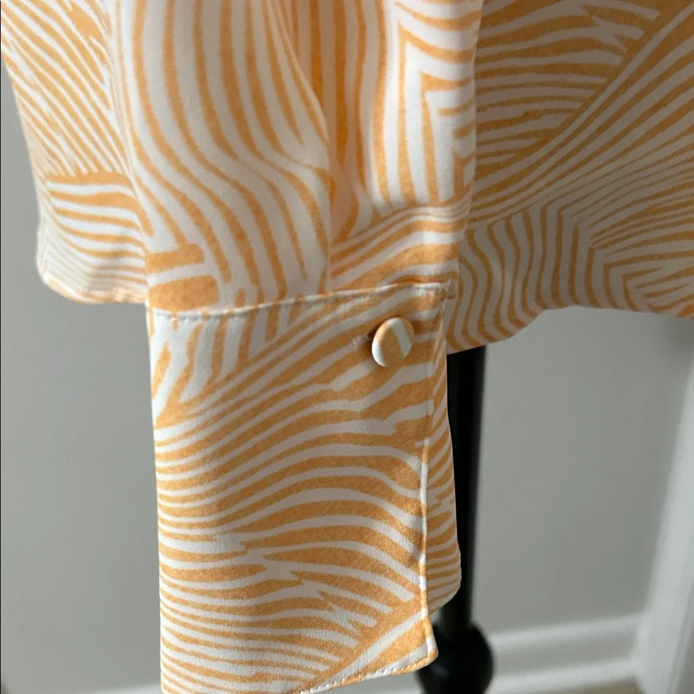 Chico's Size 2 (regular L) Cream and Orange Patterned Blouse - Picture 4 of 8